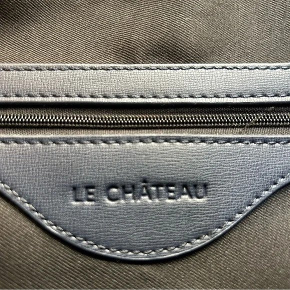 Chic Blue Two-Tone Tote Bag - Picture 12 of 16